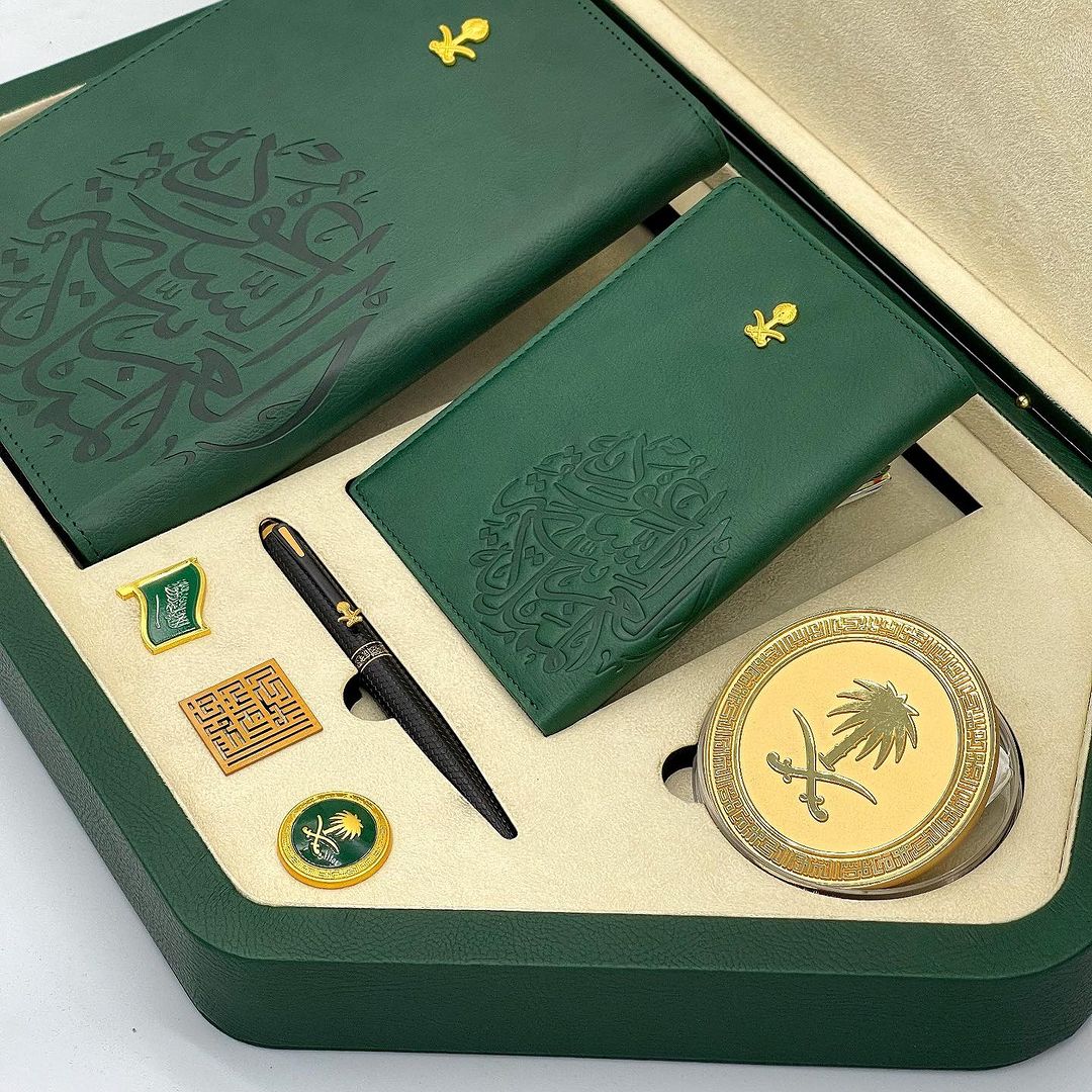هدايا فاخرة بمناسبة اليوم الوطني السعودي